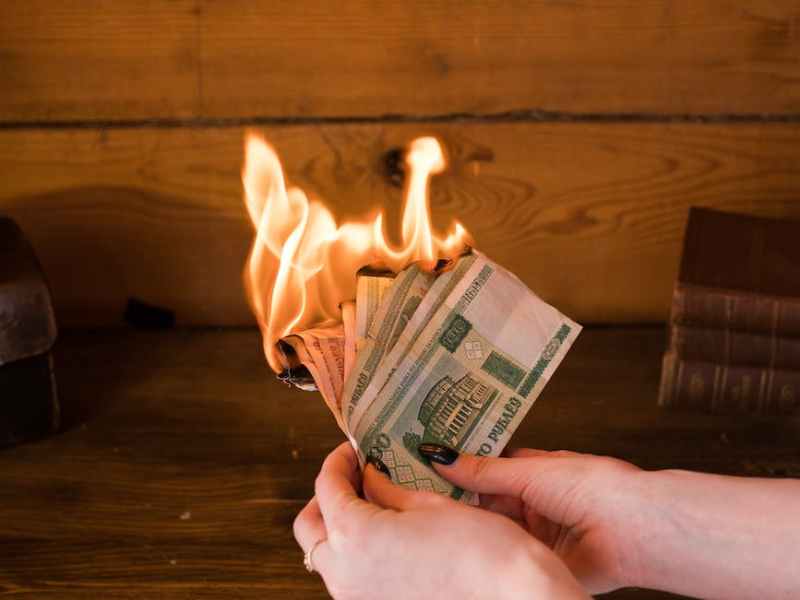 Living cheap on a sailboat