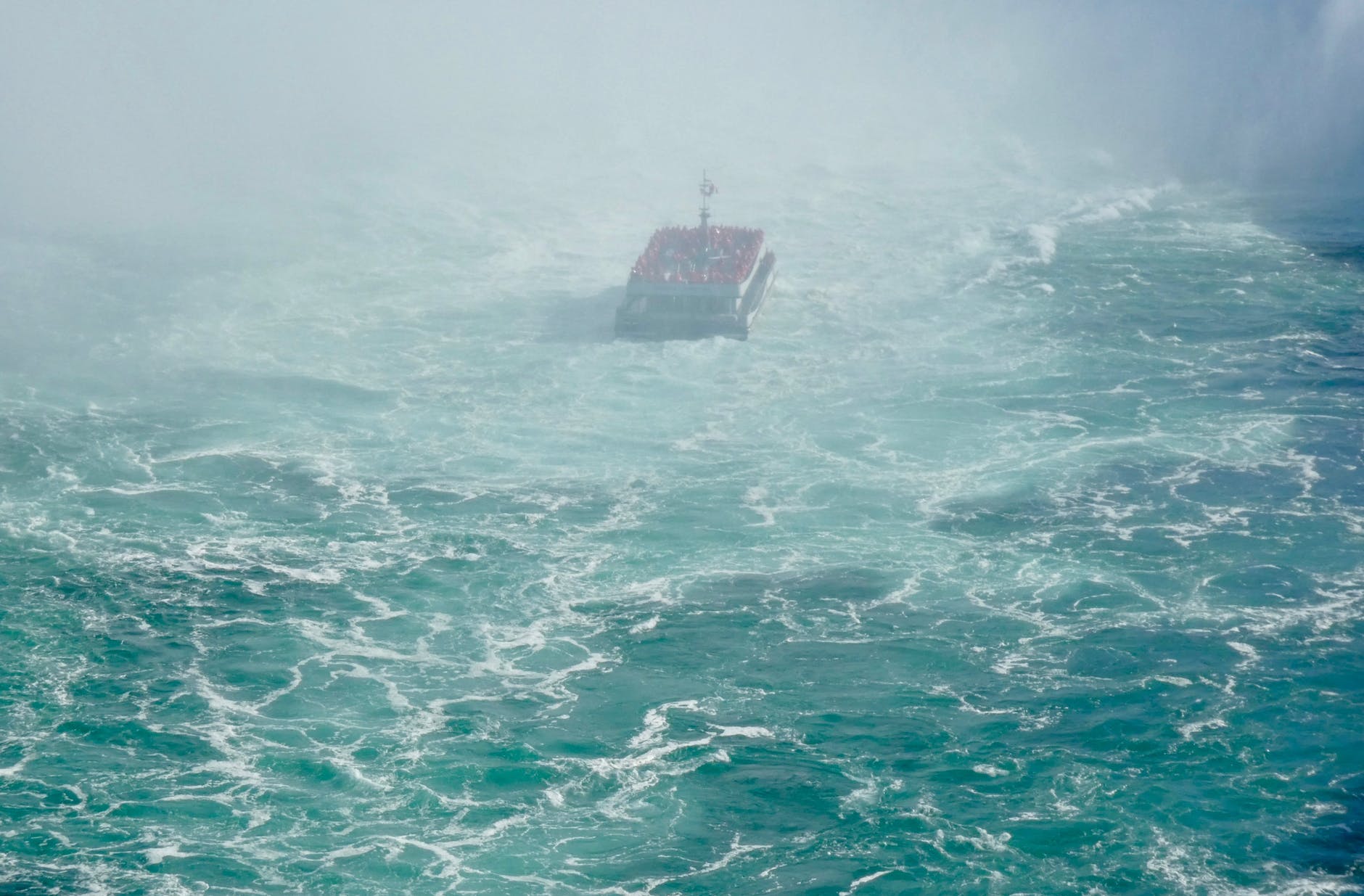 The Best Clothing for Sailing: A Guide for All Weathers